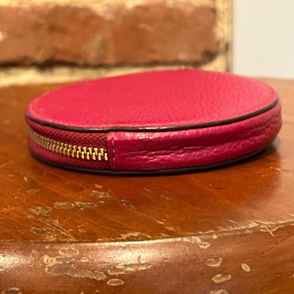 Coach Leo Zodiac Lion Round Coin Purse Burgundy Pebble Leather Chain Wallet Rare - Picture 6 of 15